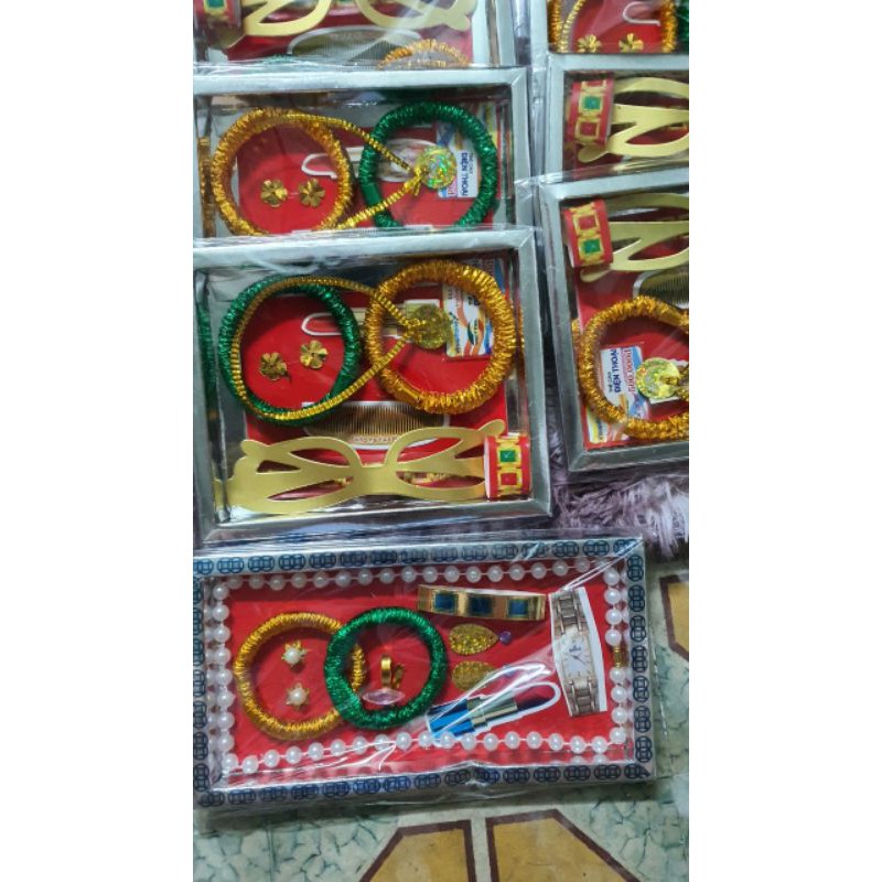 1 hộp nữ trang cúng Các Mụ và Đức Thầy