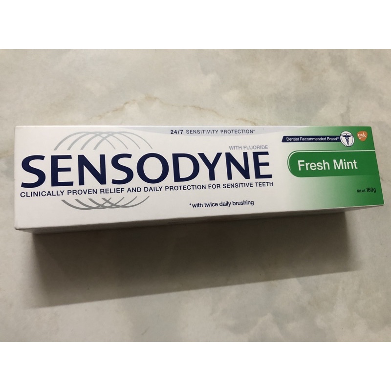 Kem đánh răng SENSODYNE Fresh Mint 160g ( Giảm triệu chứng ê buốt)