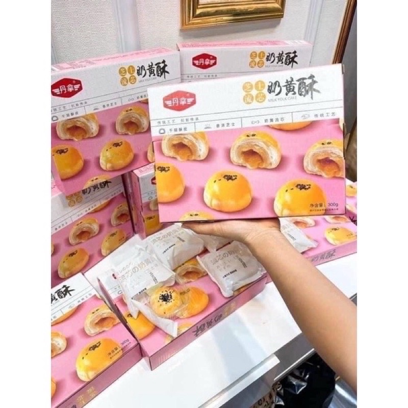 Bánh Trung Thu Trứng Chảy Milk Yolk Cake Hộp 6 Cái