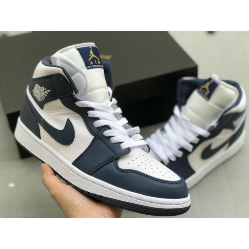 Giày bóng rổ Air Jordan 1 Mid Retro Midnight navy/white | BigBuy360 - bigbuy360.vn