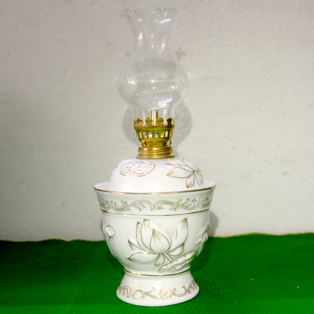 Đèn dầu sứ thờ cúng- Hoa sen trắng cao 22cm