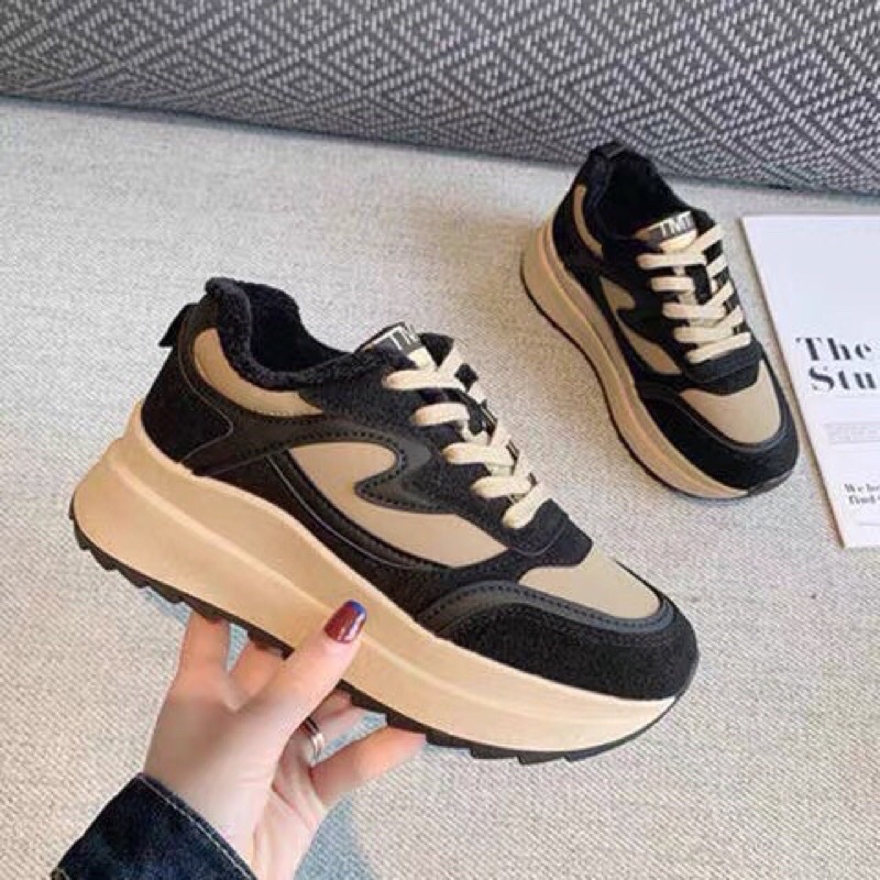 GIẦY THỂ THAO ĐỘN ĐẾ HOTTREN MÃ TMT ÔM CHÂN THON GỌN