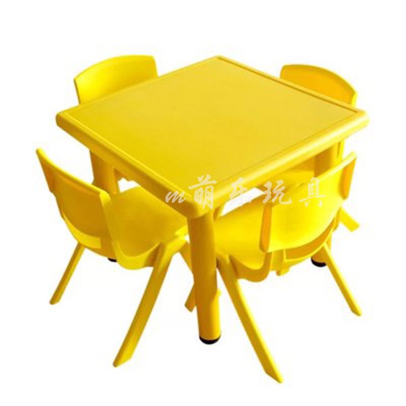 Bàn nhựa cho trẻ mầm non