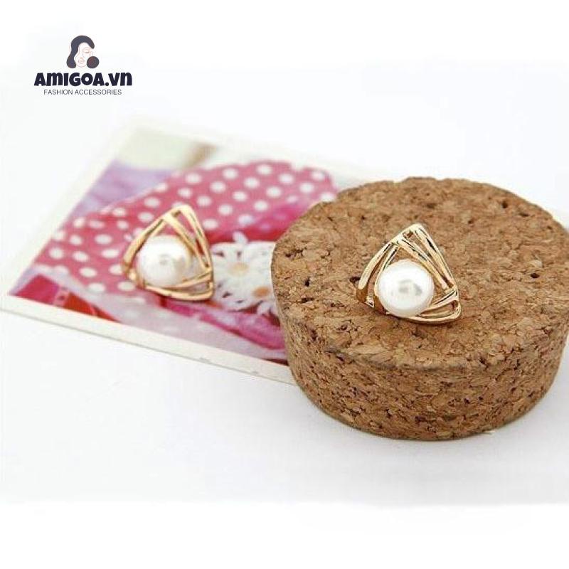 Khuyên Tai Hình Tam Giác Đính Ngọc Trai Đơn Giản