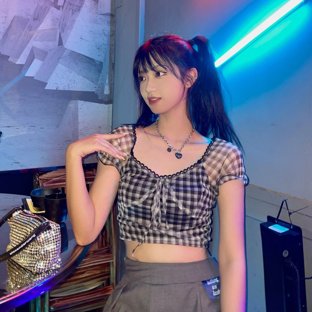 Áo ngắn dáng mỏng họa tiết kẻ ô trắng và đen thời trang retro Hàn Quốc | BigBuy360 - bigbuy360.vn