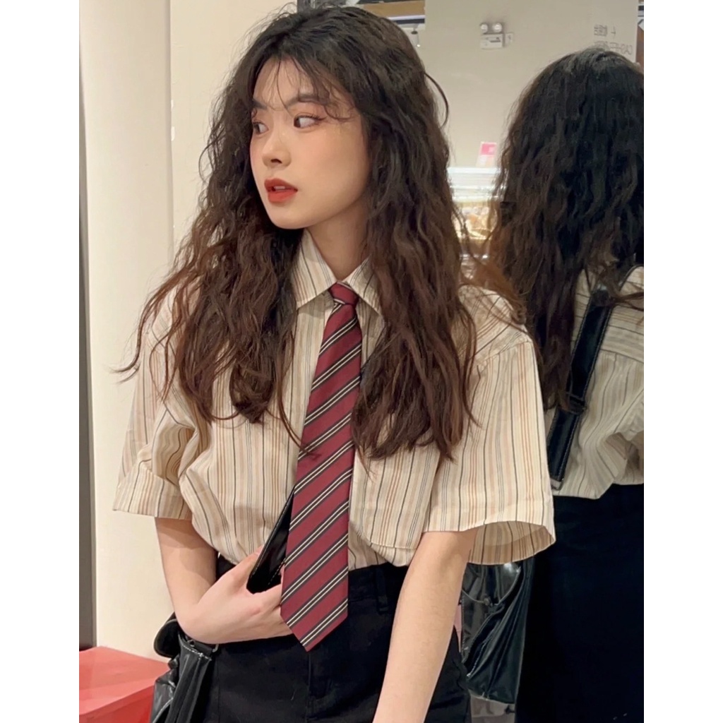 Áo Sơ Mi Tay Ngắn Họa Tiết Sọc Thời Trang Cho Nữ