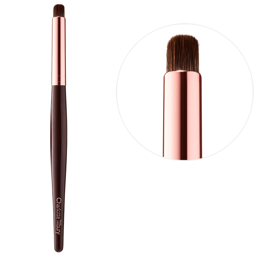 Cọ Trang Điểm Charlotte Tilbury Eye Smudger (Đánh Hốc Mắt)