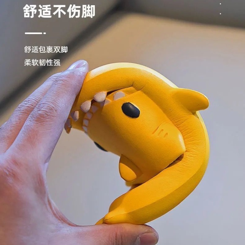 Dép Đi Trong Nhà Đế Mềm Chống Trượt Hình Cá Mập Dành Cho Gia Đình