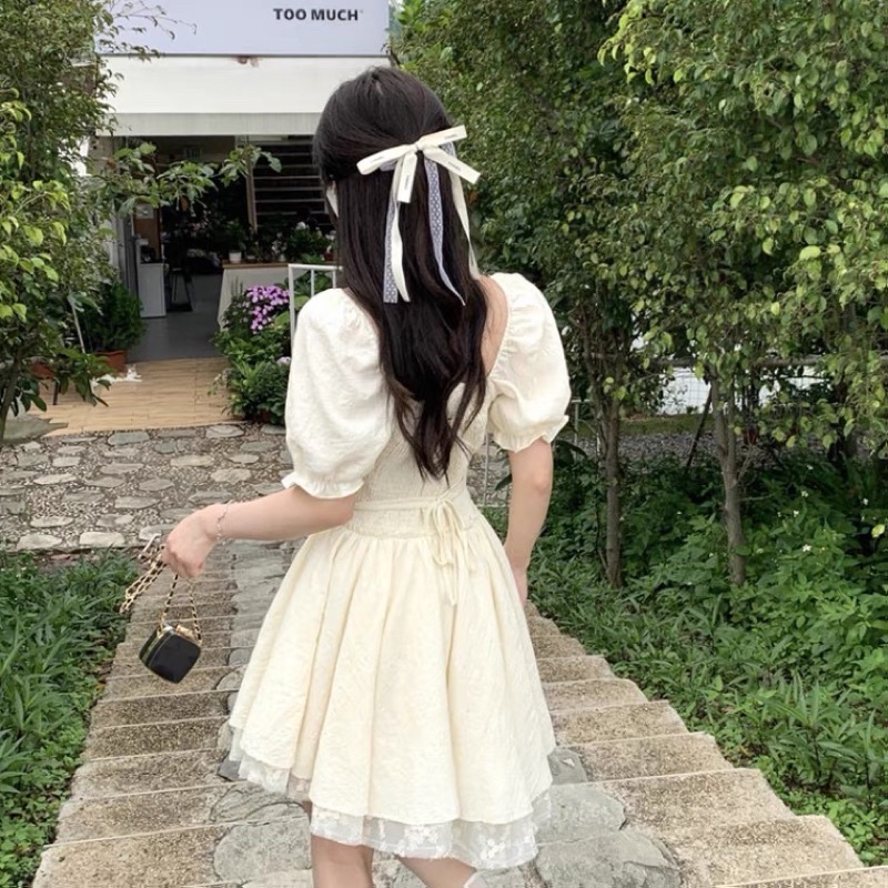 Đầm Nữ Lily Dáng Xoè Cổ Vuông Tay Bồng Bắt Chéo Dây Nữ Tính Đầm Dự Tiệc Sang Trọng Mẫu Summer 2022