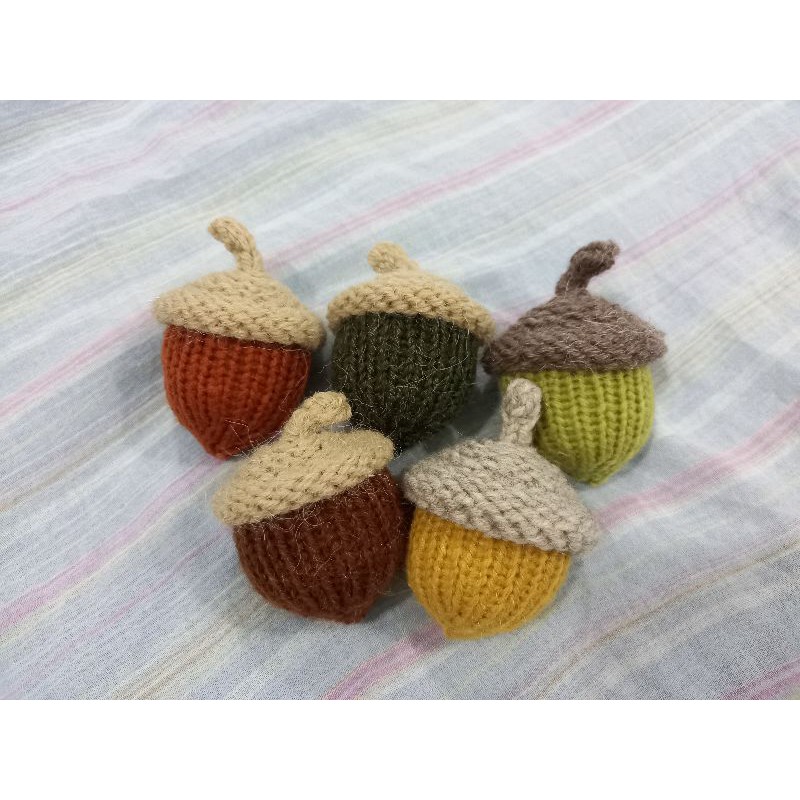 Móc Khóa Quả Sồi Handmade bằng Len