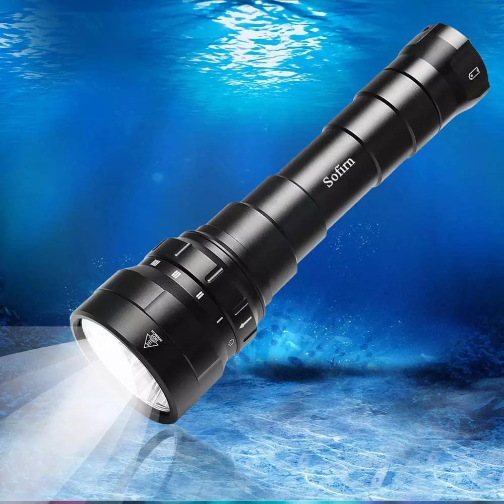 Đèn lặn SOFIRN DF60 độ sáng 6000 lumen chiếu xa 356m sử dụng 2 pin 26650 kèm theo