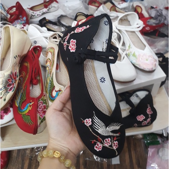 Giày cổ trang trung hoa thêu họa tiết cao gót 3 cm hàng có sẵn đủ mẫu