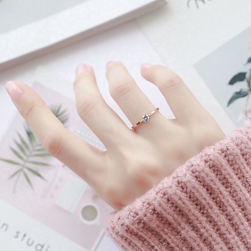 Nhẫn thép titan đính đá giả kim cương thanh lịch