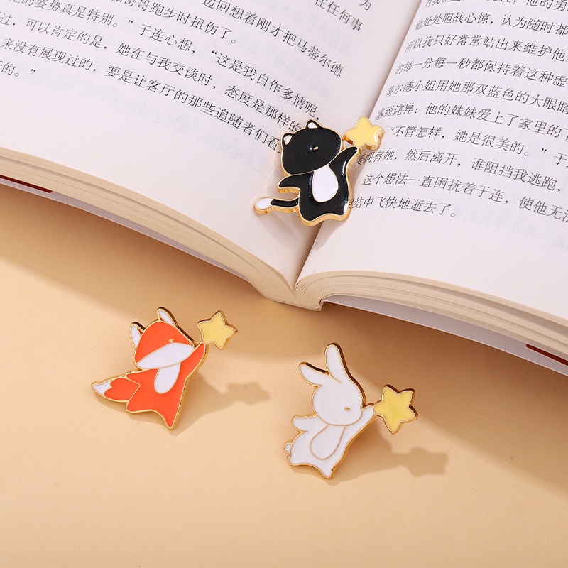 Huy Hiệu Cài Áo Hình Mèo / Cáo Hoạt Hình Đáng Yêu