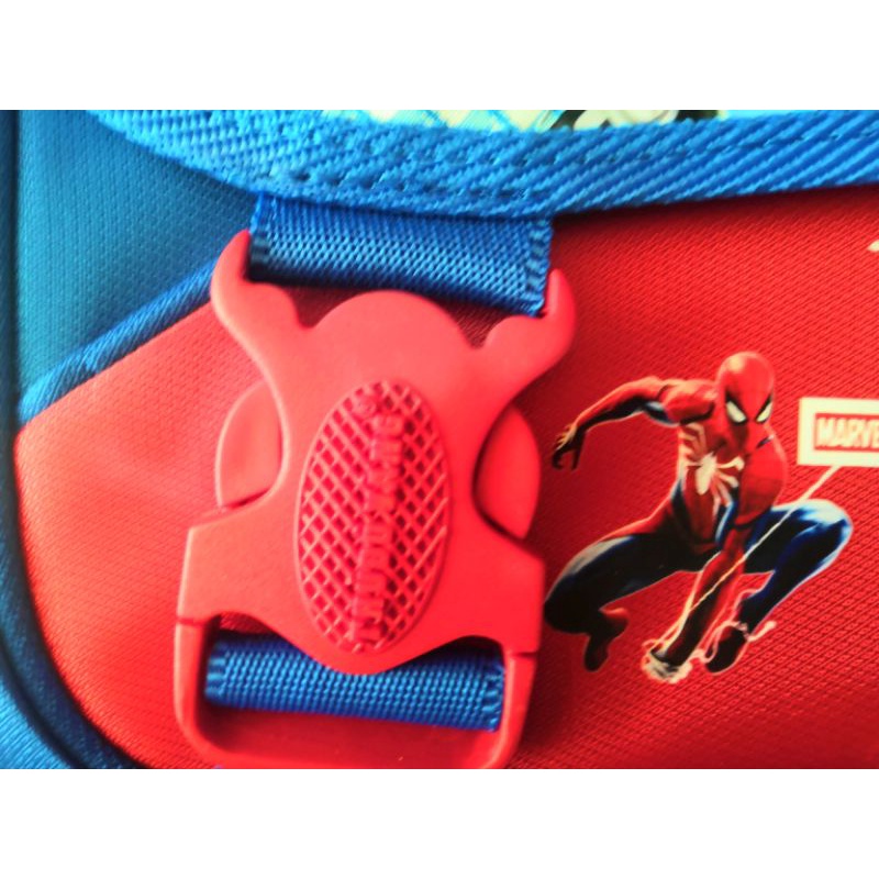 Cặp sách học sinh chống gù