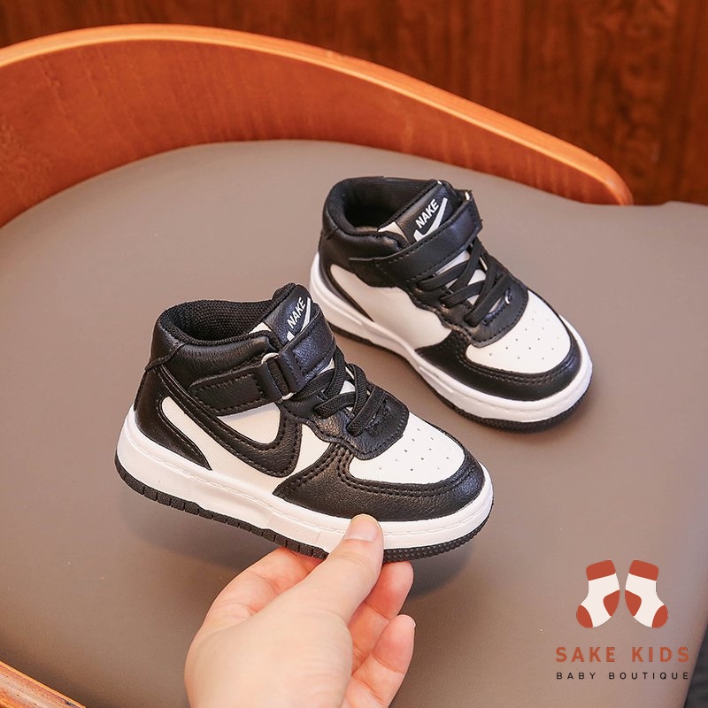 Giày thể thao bé trai và bé gái cao cổ da mềm đế cao su nhẹ êm có quai dán phối dây chống trơn trượt M8778