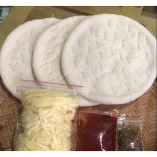 Đế bánh pizza đã nướng qua