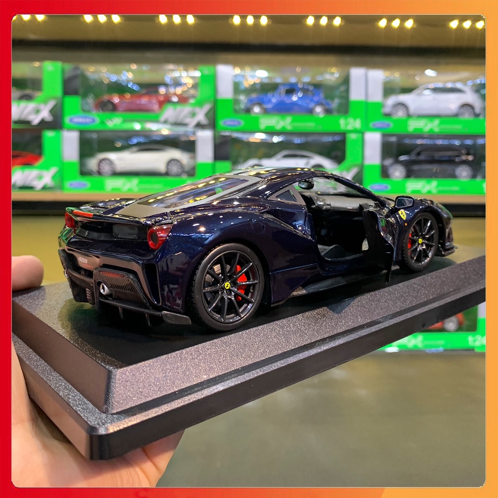 Xe mô hình tĩnh Ferrari 488 Pista tỷ lệ 1:24 màu xanh than hãng Bburago