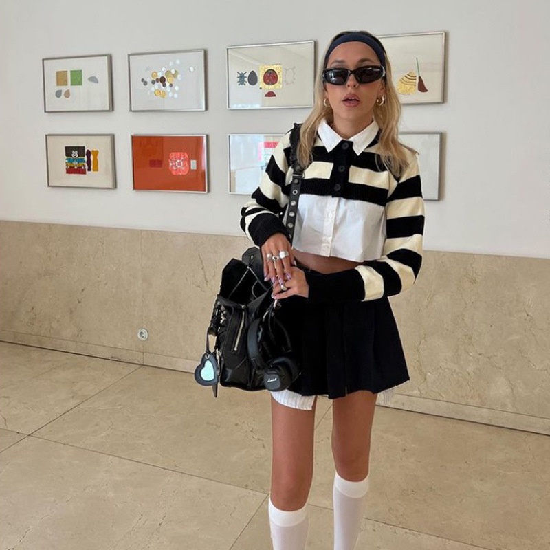 Áo Thun Croptop Tay Dài Cổ Tròn Kẻ Sọc Thiết Kế Quyến Rũ Cho Nữ