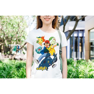 Áo thun in hình pikachu tạo kiểu