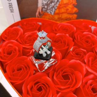 Nhẩn tay dát vàng ý đính đá nhân tạo