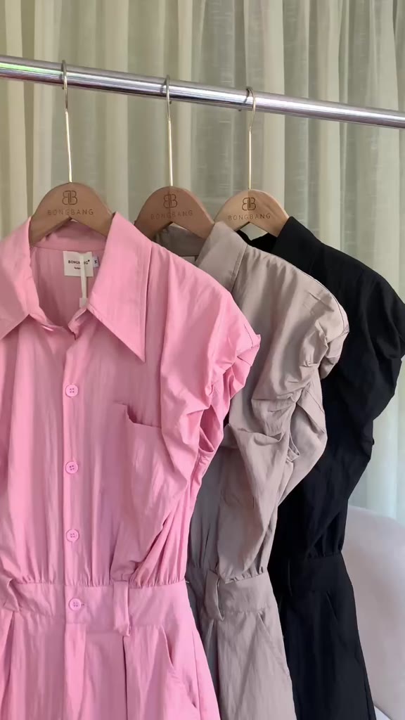 Bộ Jumpsuit Ngắn Cổ Sơ Mi Tay Hến Trang Kyo Set Jump Quần Sooc Nữ Chun Eo Áo Sơ Mi Tay Hến Hàng Thiết Kế JBB2750 | BigBuy360 - bigbuy360.vn