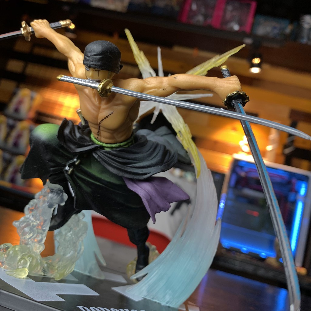 Mô Hình One Piece - Roronoa Zoro Battle Version