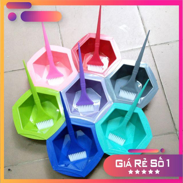 Bộ 7Bát nhuộm tóc Salon( tặng 7 chổi )