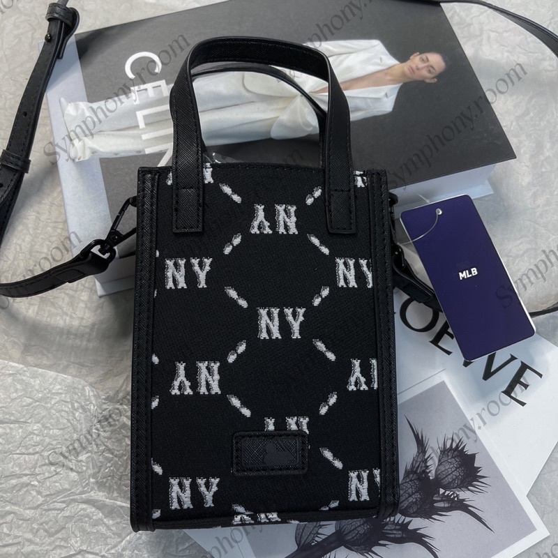 Túi MLB Monogram Diamond Jacquard Phone