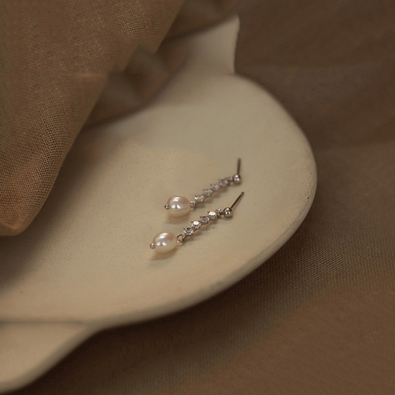 Hoa tai đinh tán phối dây chuỗi ngọc trai bằng bạc cho nữ