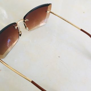 Kính mắt vuông cao cấp