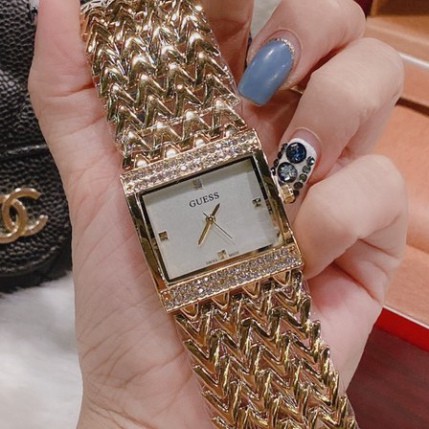 (Thẻ bảo hành 12 tháng) Đồng hồ nữ Guess dây thép không gỉ, viền đính đá, mặt trơn, thẻ bảo hành 12 tháng - Dongho.guess