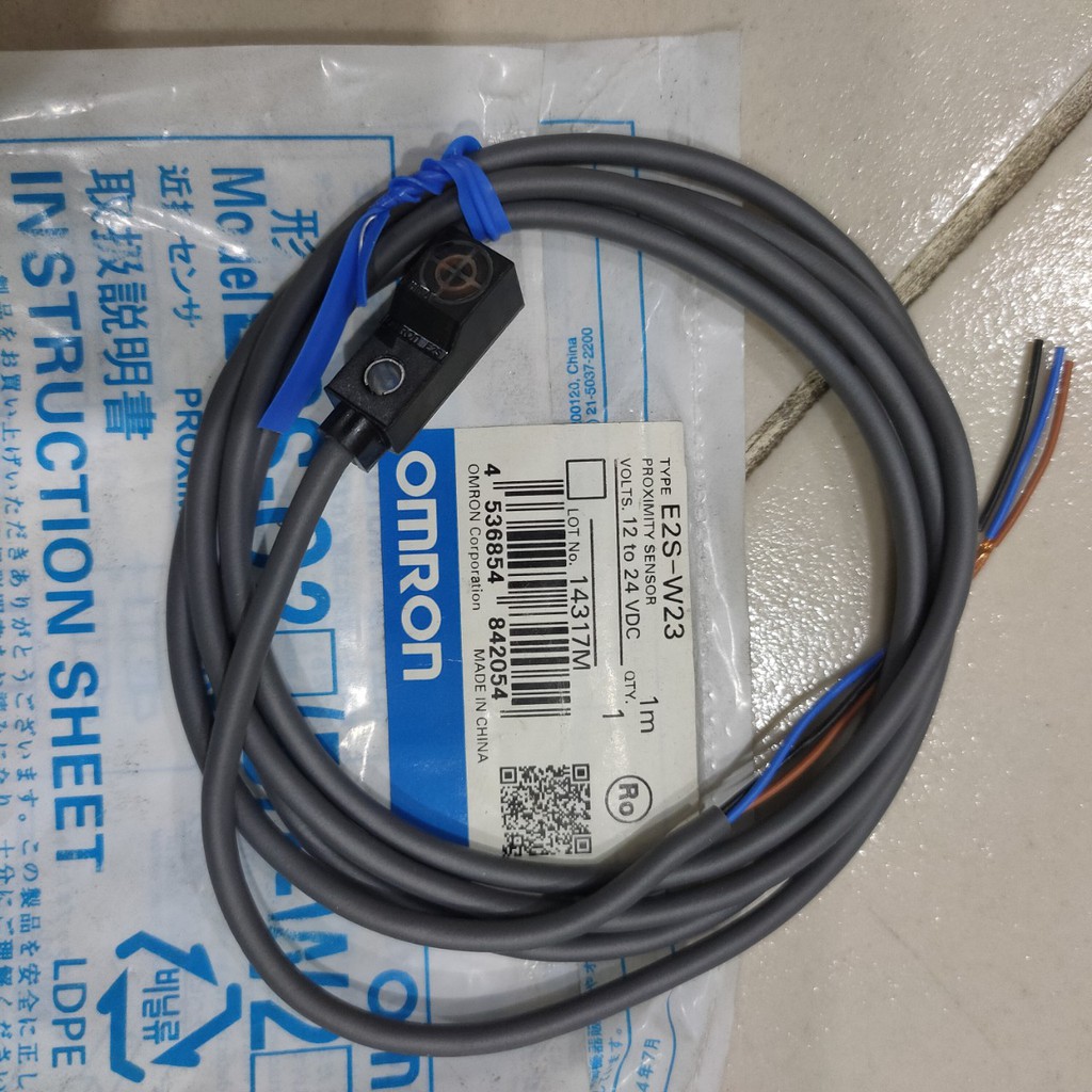 Cảm biến Omron E2S-W23