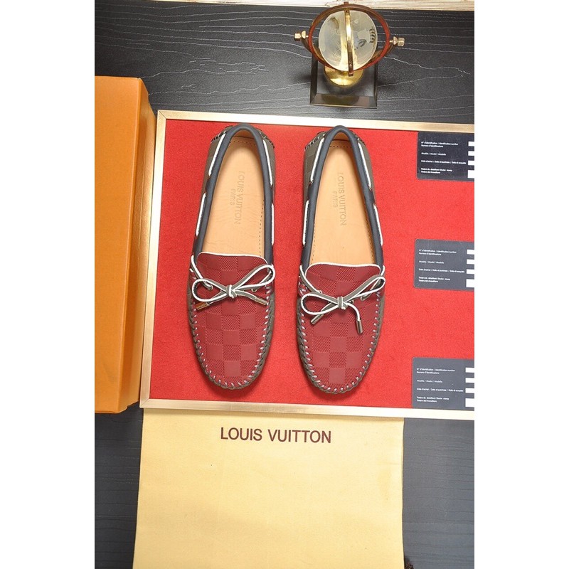 Giày thời trang nam mới của Louis Vuitton = LV da thật cao cấp với thiết kế tinh xảo và tinh tế.