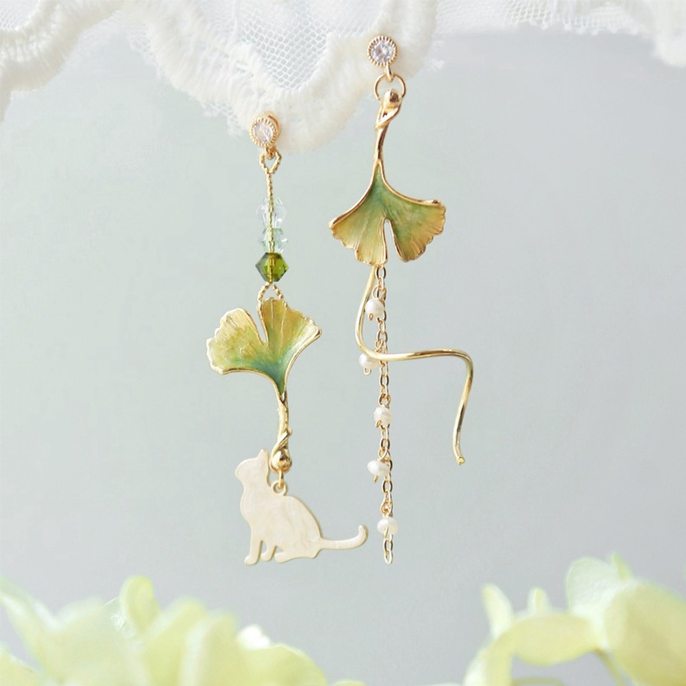 Đôi Khuyên Tai Hình Mèo Và Hoa Đính Ngọc Trai Xinh Xắn