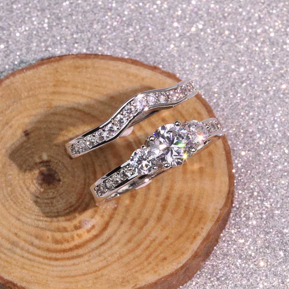 Bộ Nhẫn đính hôn kim cương mạ bạc thiết kế sang trọng dành cho nữ