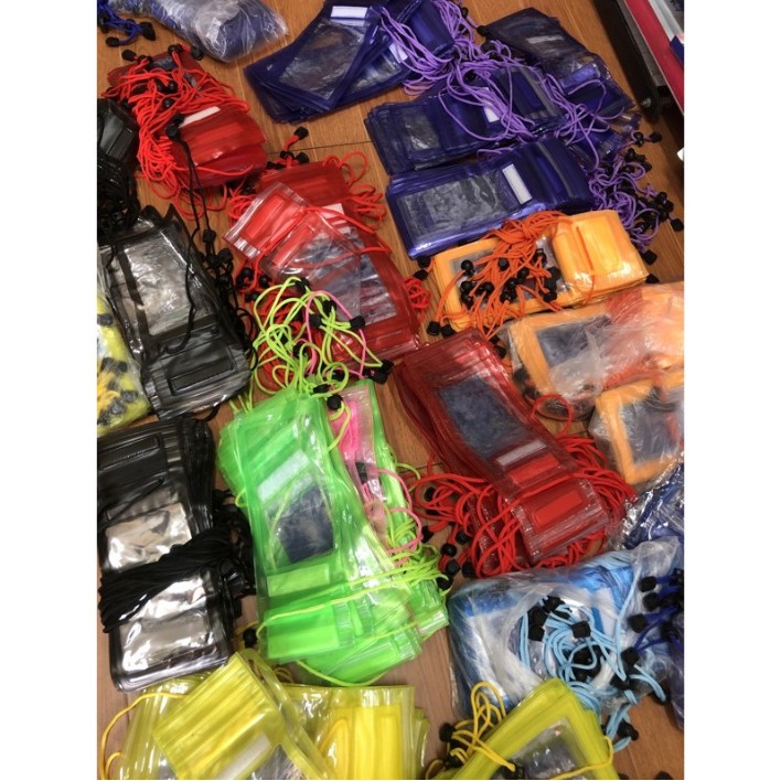 TÚI CHỐNG NƯỚC DÀNH CHO ĐIỆN THOẠI - GIAO MÀU NGẪU NHIÊN