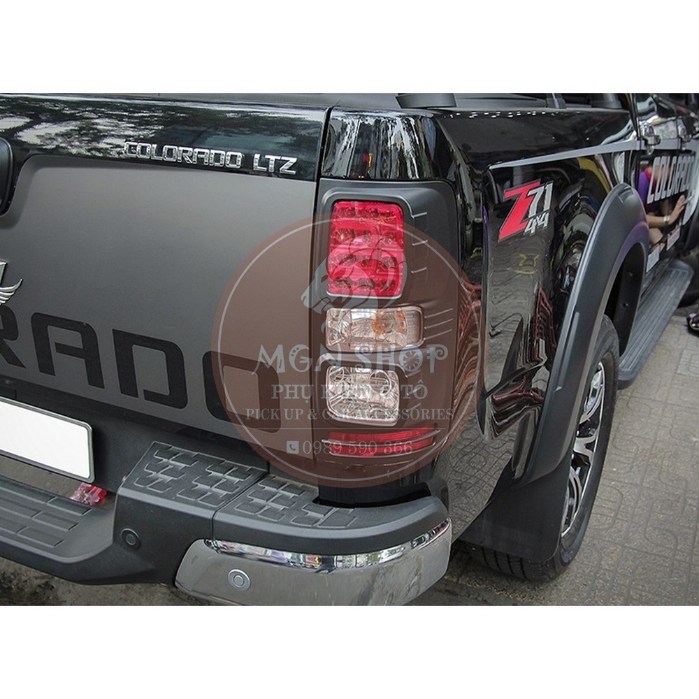 [Ốp đèn hậu] [Chevrolet Colorado 2017 - 2021] [màu đen / màu bạc]