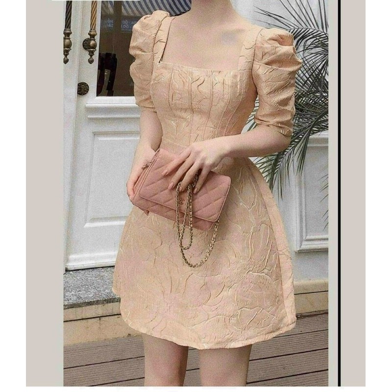 ĐẦM NUDE CỔ VUÔNG TAY LỠ