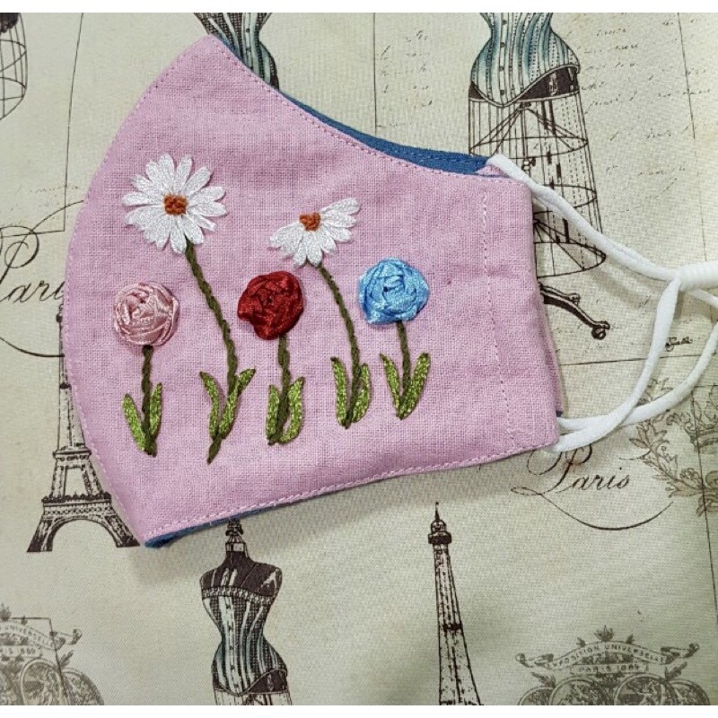 Khẩu trang thêu handmade