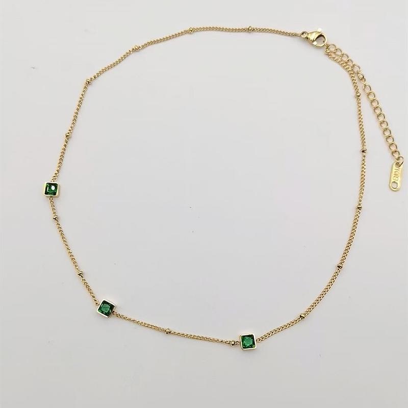 Dây Chuyền Đính Đá Ngọc Lục Bảo Thiết Kế Đơn Giản Dễ Phối Đồ