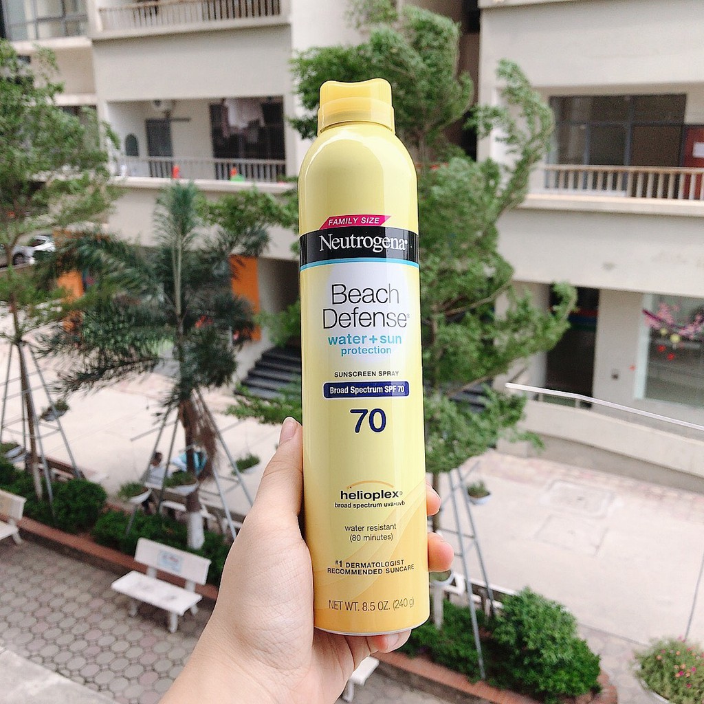 Xịt Chống Nắng Neutrogena Beach Defense Water + Sun Protection Sunscreen Spray Broad Spectrum SPF 70 240G