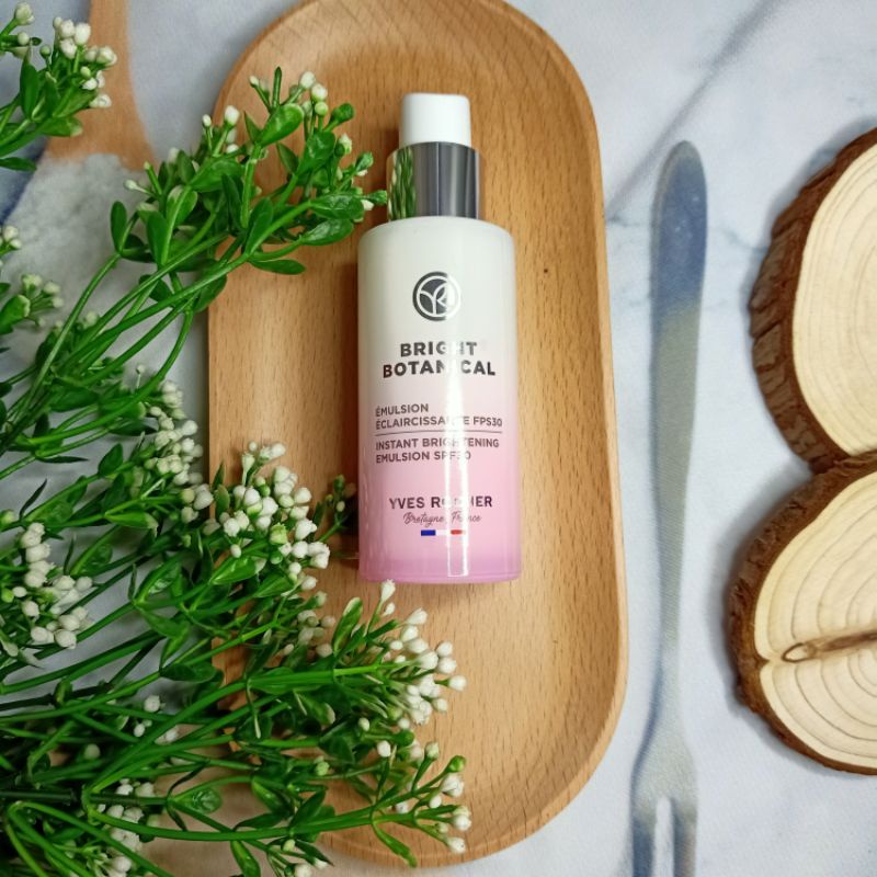 Mẫu mới Sữa dưỡng trắng da Yves Rocher White Botanical Exceptional Youth Emulsion SPF30 PA