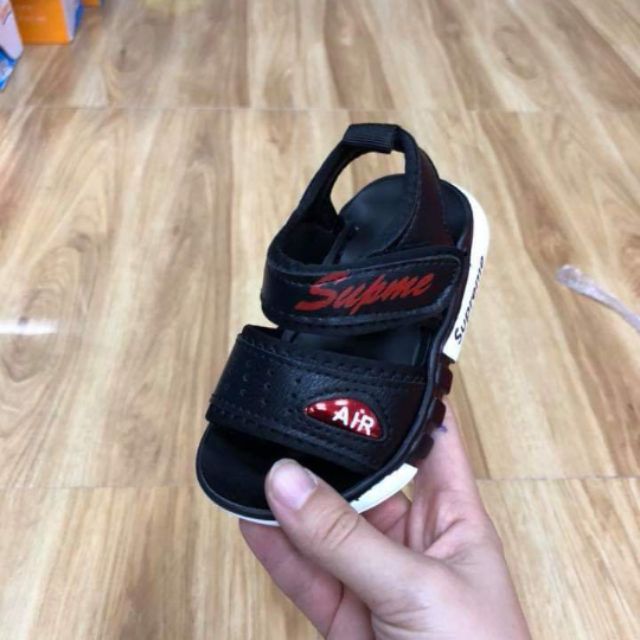 Giay dép cho bé size tu 20-26  hình thât bao chat luong san pham chât da bao mem bao em chan .shop c