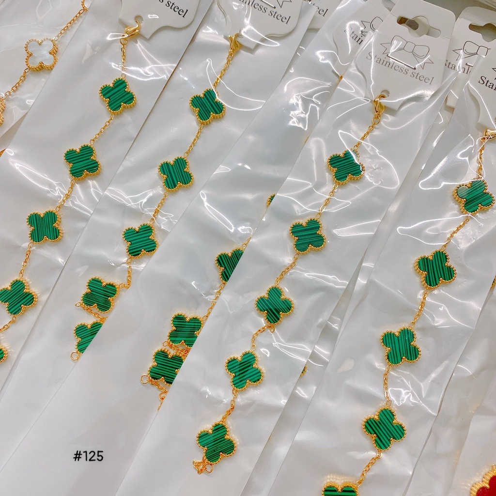 Lắc Tay Cỏ 4 Lá Titan Ko Đen TT 4411