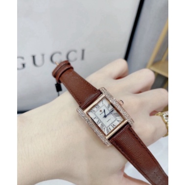 Đồng hồ thời trang nữ , xin xò hiệu woor chính hãng