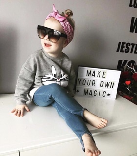 Áo nỉ Zara thỏ vạt trắng