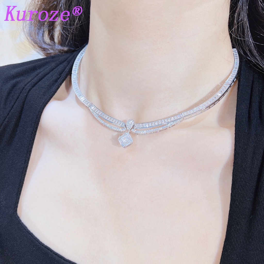 Vòng cổ Mặt Vuông Đính Đá Kim Cương Nhân Tạo Sang Trọng