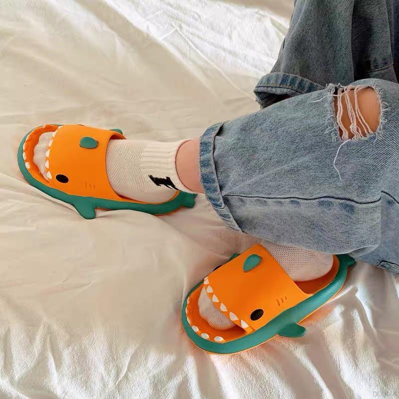 Dép đế mềm họa tiết cá mập hoạt hình phong cách Hàn Quốc dễ thương chống trượt chống mài mòn dành cho trẻ em