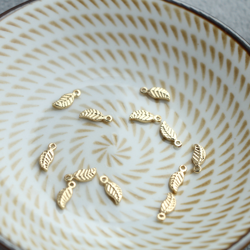 Mặt Dây Chuyền Hình Chiếc Lá Mạ Vàng 14k 3.5 * 9.5mm diy